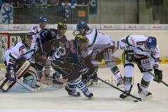 DEL - ERC Ingolstadt - Augsburg Panther - Derek Hahn (43) und hinten John Laliberte (15) am Tor