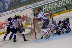 Playoff 3. Viertelfinalspiel- ERC Ingolstadt - Iserlohn Roosters - John Laliberte (#15 ERC Ingolstadt) - Mathias Lange Torwart Iserlohn - Foto: Marek Kowalski