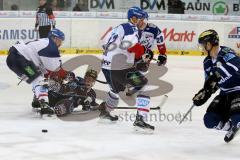 DEL - ERC Ingolstadt - Adler Mannheim - Patrick Hager (#52 ERC Ingolstadt) - Markus Kink #17 weiss Mannheim - Foto: Jürgen Meyer