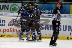 DEL - ERC Ingolstadt - Adler Mannheim - Das 1:0 durch Brandon Buck (#9 ERC Ingolstadt) - Jeffrey Szwez (#10 ERC Ingolstadt) - Petr Taticek (#17 ERC Ingolstadt) - Foto: Jürgen Meyer