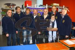 DEL - ERC Ingolstadt - Straubing Tigers - Verkauf der Lose bei der Tombola des LionsClub Ingolstadt - Foto: Adalbert Michalik