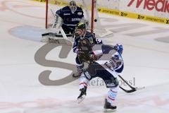 DEL - ERC Ingolstadt - Adler Mannheim - Timo Pielmeier (#51 ERC Ingolstadt) - Patrick Köppchen (#55 ERC Ingolstadt) - Christopher Fischer #24 Mannheim  - Foto: Jürgen Meyer