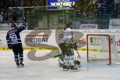 DEL - ERC Ingolstadt - Straubing Tigers - Christoph Gawlik bejubelt sein Tor - Foto: Adalbert Michalik