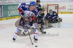 DEL - ERC Ingolstadt - Adler Mannheim - Michel Periard (#6 ERC Ingolstadt) - Andrew Joudrey weiss Mannheim - Foto: Jürgen Meyer