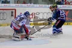 Playoff 3. Viertelfinalspiel- ERC Ingolstadt - Iserlohn Roosters - Jared Ross (#42 ERC Ingolstadt) - Mathias Lange Torwart Iserlohn -  Foto: Marek Kowalski