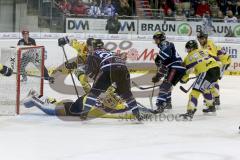 ERC Ingolstadt - Krefeld Pinguine - Thomas Greilinger (#39 ERC Ingolstadt) - Tomas Duba Torwart Krefeld - Derek Hahn (#43 ERC Ingolstadt) - Foto: Jürgen Meyer