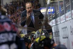 DEL - ERC Ingolstadt - Augsburg Panther - Cheftrainer Larry Huras schreit sein Team an der Bank an