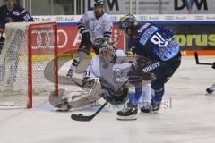 Im Bild: Kris Foucault (#81 ERC) schießt auf das Tor

Eishockey - Herren - DEL - Saison 2019/2020, Spiel 2 - 17.09.2019 -  ERC Ingolstadt - Nürnberg Ice Tigers - Foto: Ralf Lüger