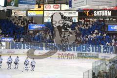 DEL - ERC Ingolstadt - Augsburg Panther - Teamaufstellung vor den Fans zum ersten Heimspiel, Fan Choreogarphie Pokal Meister Jubel Fahnen