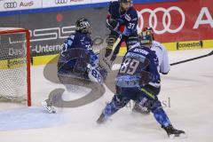 Im Bild: Jochen Reimer (#32 Torwart ERC) und Hans Detsch (#89 ERC)

Eishockey - Herren - DEL - Saison 2019/2020, Spiel 2 - 17.09.2019 -  ERC Ingolstadt - Nürnberg Ice Tigers - Foto: Ralf Lüger