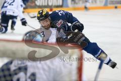 DEL - Eishockey - ERC Ingolstadt - Iserlohn Roosters - Saison 2016/2017 - Petr Pohl (#33 ERCI) beim warm machen -  Foto: Meyer Jürgen