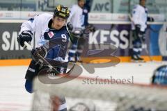 DEL - Eishockey - ERC Ingolstadt - Iserlohn Roosters - Saison 2016/2017 - Brandon Buck (#9 ERCI) beim warm machen -  Foto: Meyer Jürgen