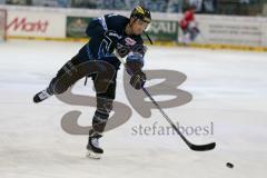 DEL - Eishockey - ERC Ingolstadt - Kölner Haie - Saison 2015/2016 - Brandon Buck (#9 ERC Ingolstadt) -  beim warm machen - Foto: Jürgen Meyer