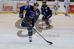 DEL - Eishockey - Saison 2015/2016 - ERC Ingolstadt - Augsburger Panther - Björn Barta (#33 ERC Ingolstadt) beim Warm machen - Foto: Jürgen Meyer