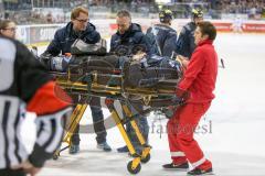 DEL - Eishockey - ERC Ingolstadt - Kölner Haie - Saison 2015/2016 - Benedikt Schopper (#11 ERC Ingolstadt) wird mit der Trage raus gefahren  - Foto: Jürgen Meyer