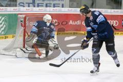 DEL - Eishockey - ERC Ingolstadt - Kölner Haie - Saison 2015/2016 - Kucis Bastian Torwart ERC beim warm machen - Foto: Jürgen Meyer