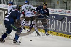 DEL - Eishockey - Saison 2015/2016 - ERC Ingolstadt - Augsburger Panther - Patrick McNeill (#2 ERC Ingolstadt) an der Bande im Zweikampf - Foto: Jürgen Meyer