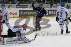 DEL - Eishockey - Saison 2015/2016 - ERC Ingolstadt - Augsburger Panther - Marti Davidek (#12 ERC Ingolstadt) mit dem 3:1 Führungstreffer - Meisner Benjamin Torwart Augsburg - Foto: Jürgen Meyer