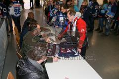 DEL - Eishockey - ERC Ingolstadt - Adler Mannheim - Saison 2016/2017 - Thomas Daffner - Richie Herbert - beim Autogramme geben - Foto: Meyer Jürgen
