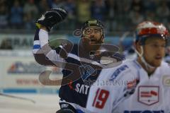 DEL - Eishockey - Saison 2018/2019 - ERC Ingolstadt - Schwenninger Wild Wings - Jerry D´Àmigo (#9 ERCI) schiesst den 2:0 Führungstreffer - jubel - Mirko Sacher (#19 Schwenningen) - Foto: Meyer Jürgen