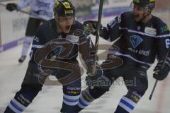DEL - Eishockey - Saison 2018/2019 - ERC Ingolstadt - Schwenninger Wild Wings - Joachim Ramoser (#47 ERCI) schiesst den 1:0 Führungstreffer - jubel -David Elsner (#61 ERCI)  - Foto: Meyer Jürgen