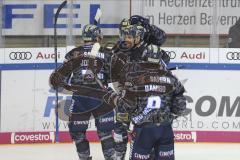 Im Bild: Tor durch Mirko Höfflin (#92 ERC) - jubel mit Colton Jobke (#7 ERC) Dustin Friesen (#14 ERC) und Jerry D´Amigo (#9 ERC)

Eishockey - Herren - DEL - Saison 2019/2020 -  ERC Ingolstadt - Straubing Ice Tigers - Foto: Ralf Lüger