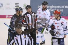 Im Bild: Dustin Friesen (#14 ERC) im Dialog mit dem Schiedsrichter - Mike Connolly (Straubing Tigers) schaut zu

Eishockey - Herren - DEL - Saison 2019/2020 -  ERC Ingolstadt - Straubing Ice Tigers - Foto: Ralf Lüger