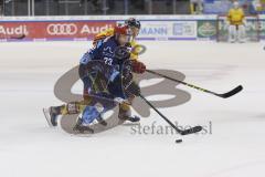 Im Bild: Maximilian Kammerer (#9 Duesseldorfer EG) und Maurice Edwards (#23 ERC)

Eishockey - Herren - DEL - Saison 2019/2020 -  ERC Ingolstadt - Düsseldorfer EG - Foto: Ralf Lüger