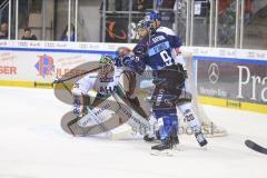 Im Bild: Markus Keller (#35 Augsburger Panther) John Rogl (#28 Augsburger Panther) und Jerry D´Amigo (#9 ERC)

Eishockey - Herren - DEL - Saison 2019/2020 -  ERC Ingolstadt - Augsburger Panther - Foto: Ralf Lüger