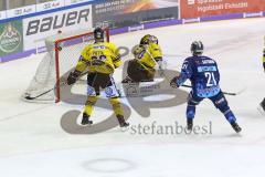 Im Bild: Tor für den ERC durch Matt Bailey (#22 ERC) - Jussi Rynnäs (#40 Krefeld) ist machtlos - Wayne Simpson (#21 ERC)

Eishockey - Herren - DEL - Saison 2019/2020, Spiel 3 - 20.09.2019 -  ERC Ingolstadt - Krefeld Pinuines - Foto: Ralf Lüger