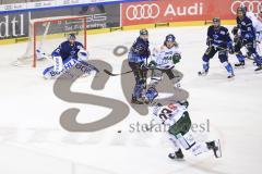 Im Bild: John Rogl (#28 Augsburger Panther) schießt auf das Tor von Jochen Reimer (#32 Torwart ERC) - Maurice Edwards (#23 ERC) und Mitch Callahan (#15 Augsburger Panther) schauen zu

Eishockey - Herren - DEL - Saison 2019/2020 -  ERC Ingolstadt - Augsb