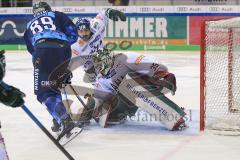 Im Bild:  Markus Keller (#35 Augsburger Panther) und Hans Detsch (#89 ERC)

Eishockey - Herren - DEL - Saison 2019/2020 -  ERC Ingolstadt - Augsburger Panther - Foto: Ralf Lüger