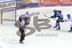 Im Bild: Tor für den ERC in der Overtime durch Mike Collins (#13 ERC) - Dennis Endras (#44 Adler Mannheim) ist machtlos

Eishockey - Herren - DEL - Saison 2019/2020 -  ERC Ingolstadt - Adler Mannheim - Foto: Ralf Lüger