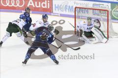 Im Bild: Maurice Edwards (#23 ERC) schießt auf das Tor von Markus Keller (#35 Augsburger Panther) - Patrick McNeill (#20 Augsburger Panther)

Eishockey - Herren - DEL - Saison 2019/2020 -  ERC Ingolstadt - Augsburger Panther - Foto: Ralf Lüger