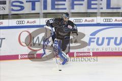Im Bild: Jochen Reimer (#32 Torwart ERC) am Bullykreis

Eishockey - Herren - DEL - Saison 2019/2020 -  ERC Ingolstadt - Straubing Ice Tigers - Foto: Ralf Lüger