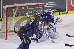 Im Bild: Timo Pielmeier (#51 Torwart ERC)

Eishockey - Herren - DEL - Saison 2019/2020 -  ERC Ingolstadt - Düsseldorfer EG - Foto: Ralf Lüger