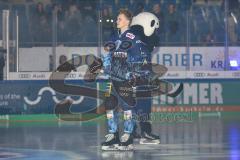 Im Bild: Tim Wohlgemuth (#33 ERC)

Eishockey - Herren - DEL - Saison 2019/2020 -  ERC Ingolstadt - Schwenninger Wild Wings - Foto: Ralf Lüger