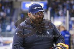 Im Bild: Betreuer Igor (ERC)

Eishockey - Herren - DEL - Saison 2019/2020, Spiel 5 - 26.09.2019 -  ERC Ingolstadt - EHC Red Bull München - Foto: Ralf Lüger