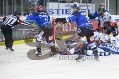 Im Bild: Fabio Wagner (#5 ERC) rutscht der Schuss von Mike Blunden (#9 Schwenningen) unter seine Beine durch ins Tor

Eishockey - Herren - DEL - Saison 2019/2020 -  ERC Ingolstadt - Schwenninger Wildwings - Foto: Ralf Lüger