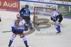 Im Bild: Tor durch Tim Wohlgemuth (#33 ERC) - David Elsner (#61 ERC) schaut zu

Eishockey - Herren - DEL - Saison 2019/2020 -  ERC Ingolstadt - Schwenninger Wild Wings - Foto: Ralf Lüger