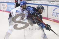 Im Bild: Nico Krämmer (#21 Adler Mannheim) und Mirko Höfflin (#92 ERC)

Eishockey - Herren - DEL - Saison 2019/2020 -  ERC Ingolstadt - Adler Mannheim - Foto: Ralf Lüger