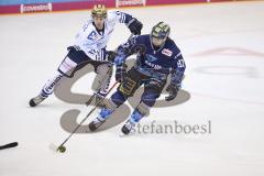 Im Bild: Tim Fleischer (#17 Iserlohn) und Mirko Höfflin (#92 ERC)

Eishockey - Herren - DEL - Saison 2019/2020 -  ERC Ingolstadt - Iserlohn Roosters - Foto: Ralf Lüger