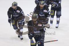 Im Bild: Tor durch Mirko Höfflin (#92 ERC) - jubel mit Hans Detsch (#89 ERC) Colton Jobke (#7 ERC)

Eishockey - Herren - DEL - Saison 2019/2020 -  ERC Ingolstadt - Straubing Ice Tigers - Foto: Ralf Lüger