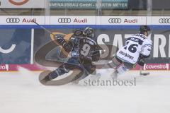 Im Bild: Jerry D´Amigo (#9 ERC) und Chase Balisy (Straubing Tigers)

Eishockey - Herren - DEL - Saison 2019/2020 -  ERC Ingolstadt - Straubing Ice Tigers - Foto: Ralf Lüger