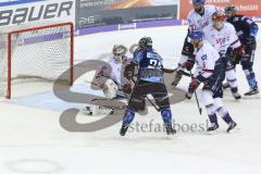 Im Bild: Dennis Endras (#44 Adler Mannheim) und Maurice Edwards (#23 ERC)

Eishockey - Herren - DEL - Saison 2019/2020 -  ERC Ingolstadt - Adler Mannheim - Foto: Ralf Lüger