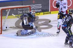 Im Bild: Timo Pielmeier (#51 Torwart ERC)

Eishockey - Herren - DEL - Saison 2019/2020 -  ERC Ingolstadt - Eisbären Berlin - Foto: Ralf Lüger