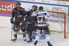 Im Bild: Dustin Friesen (#14 ERC) Simon Schütz (#97 ERC) und Travis Turnbull(Straubing Tigers)

Eishockey - Herren - DEL - Saison 2019/2020 -  ERC Ingolstadt - Straubing Ice Tigers - Foto: Ralf Lüger