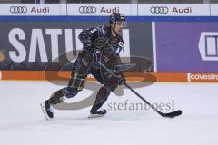 Im Bild: Fabio Wagner (#5 ERC)

Eishockey - Herren - DEL - Saison 2019/2020 -  ERC Ingolstadt - Straubing Ice Tigers - Foto: Ralf Lüger