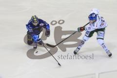 Im Bild: Tim Wohlgemuth (#33 ERC) und Thomas Holzmann (#17 Augsburger Panther)

Eishockey - Herren - DEL - Saison 2019/2020 -  ERC Ingolstadt - Augsburger Panther - Foto: Ralf Lüger