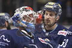 Im Bild: Timo Pielmeier (#51 Torwart ERC) und Hans Detsch (#89 ERC)

Eishockey - Herren - DEL - Saison 2019/2020 -  ERC Ingolstadt - Düsseldorfer EG - Foto: Ralf Lüger